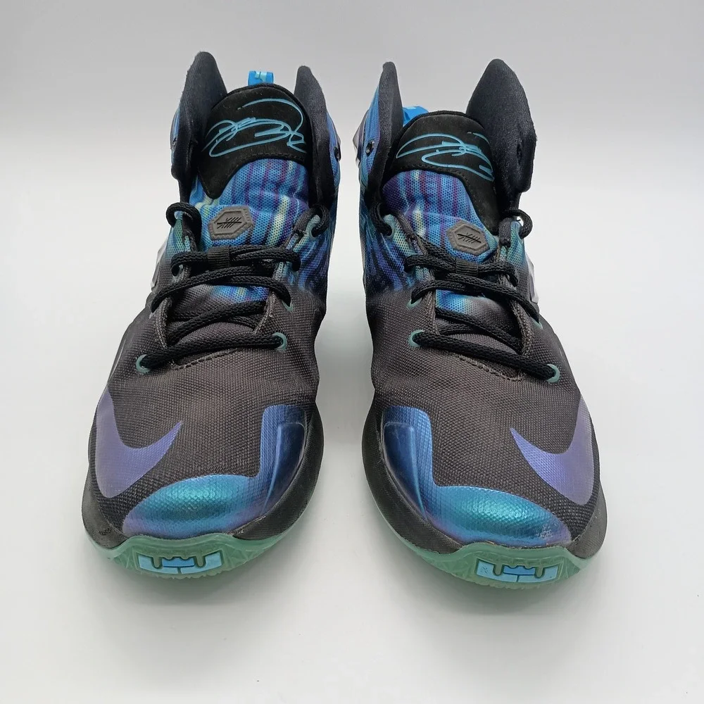 Nike LeBron James 13 XIII Blue Black Shoes‎ Boys Size 7Y Sneakers